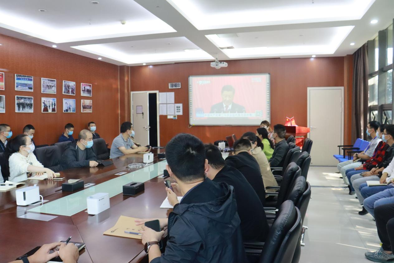 支部组织收看中国共产党第二十次天下代表大会开幕会